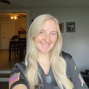 Meet your Posher, Bailey